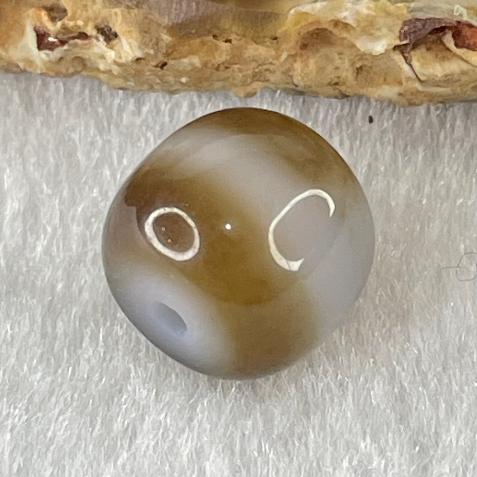 Natural Powerful Tibetan Old Oily Agate 1 Line Dzi Bead Heavenly Master (Tian Zhu) 1.87g 9.8 by 10.9mm - Huangs Jadeite and Jewelry Pte Ltd