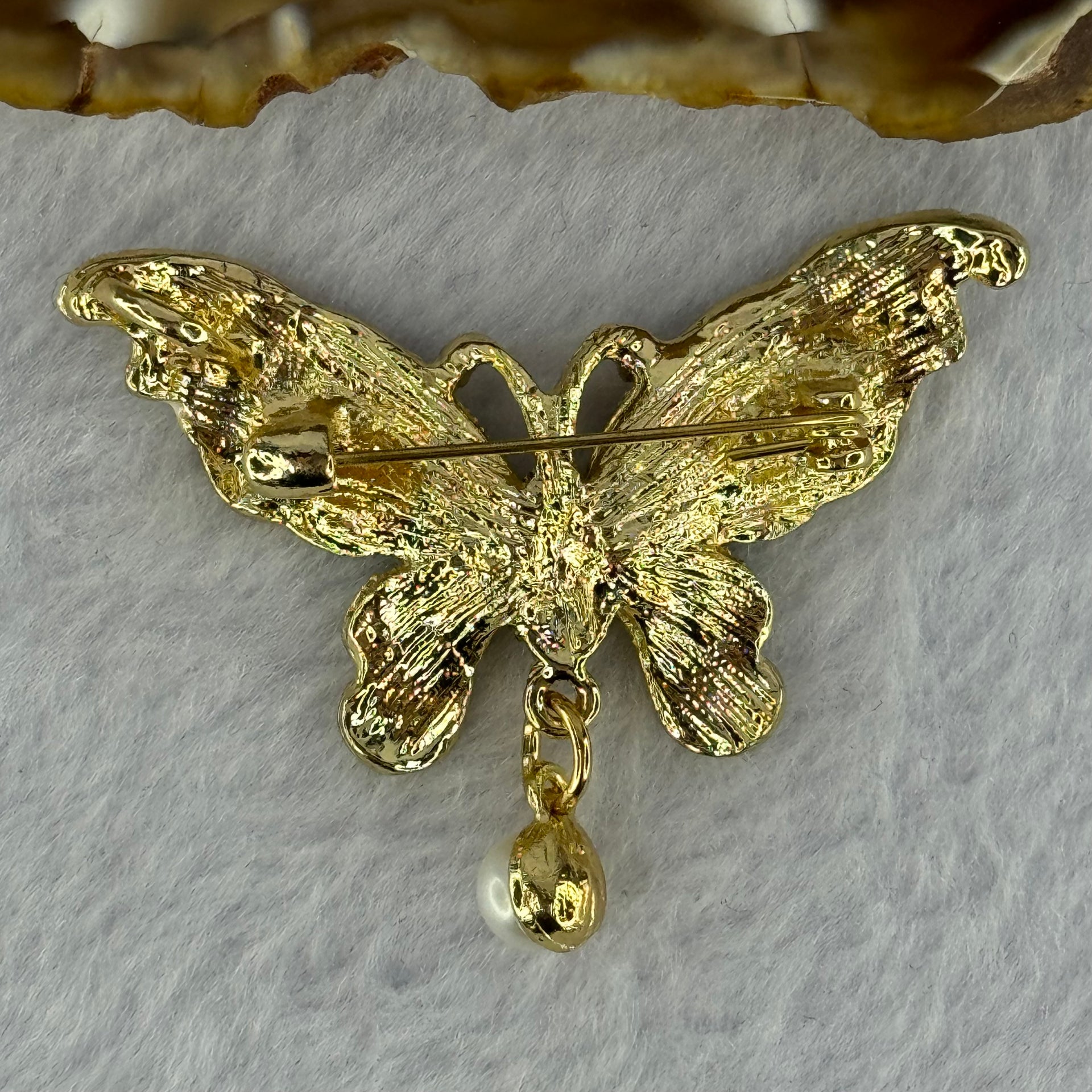 Natural Pearl with Yellow Crystal in Sliver Gold Color Butterfly Brooch 10.83g 49.1 by 36.8 by 9.1mm - Huangs Jadeite and Jewelry Pte Ltd
