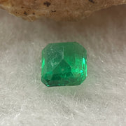 Natural Colombia Vivid Green Emerald (Beryl) Cut-Cornered Square Step cut 0.41ct 4.3 by 4.1 by 3.1mm - Huangs Jadeite and Jewelry Pte Ltd
