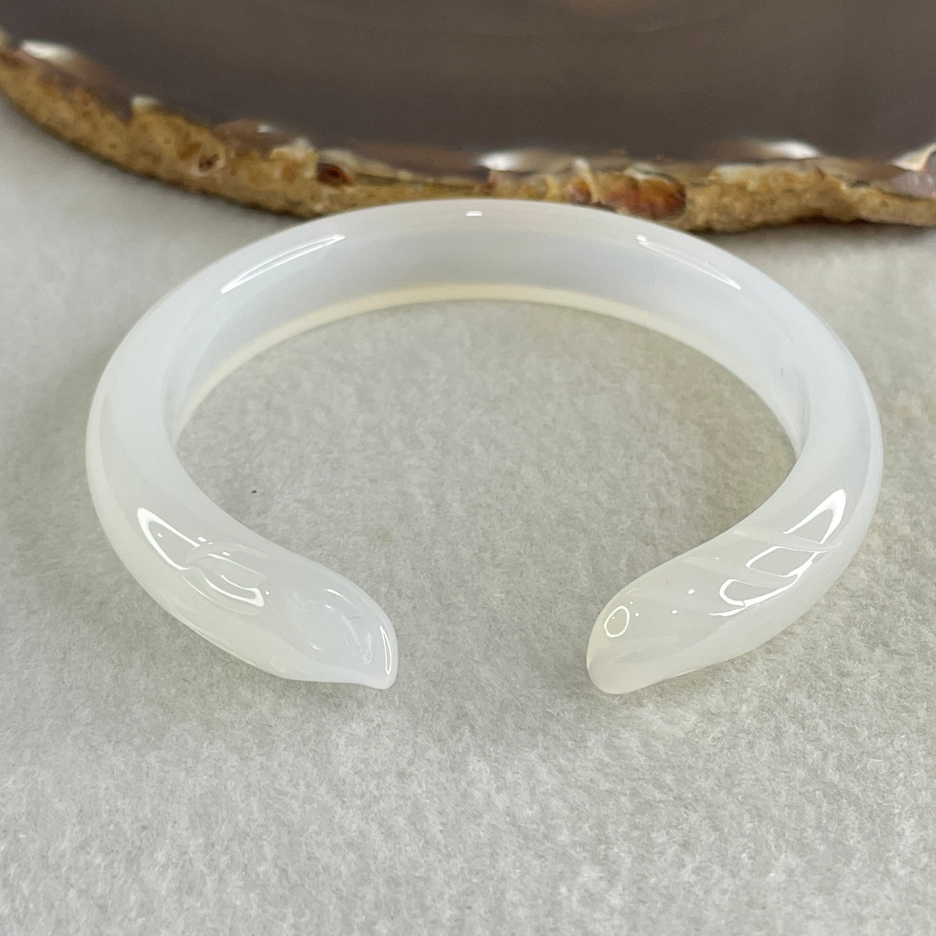 Natural White Agate Fox Bange Internal Dimeter 58.6mm 30.60g 10.9 by 8.9mm - Huangs Jadeite and Jewelry Pte Ltd