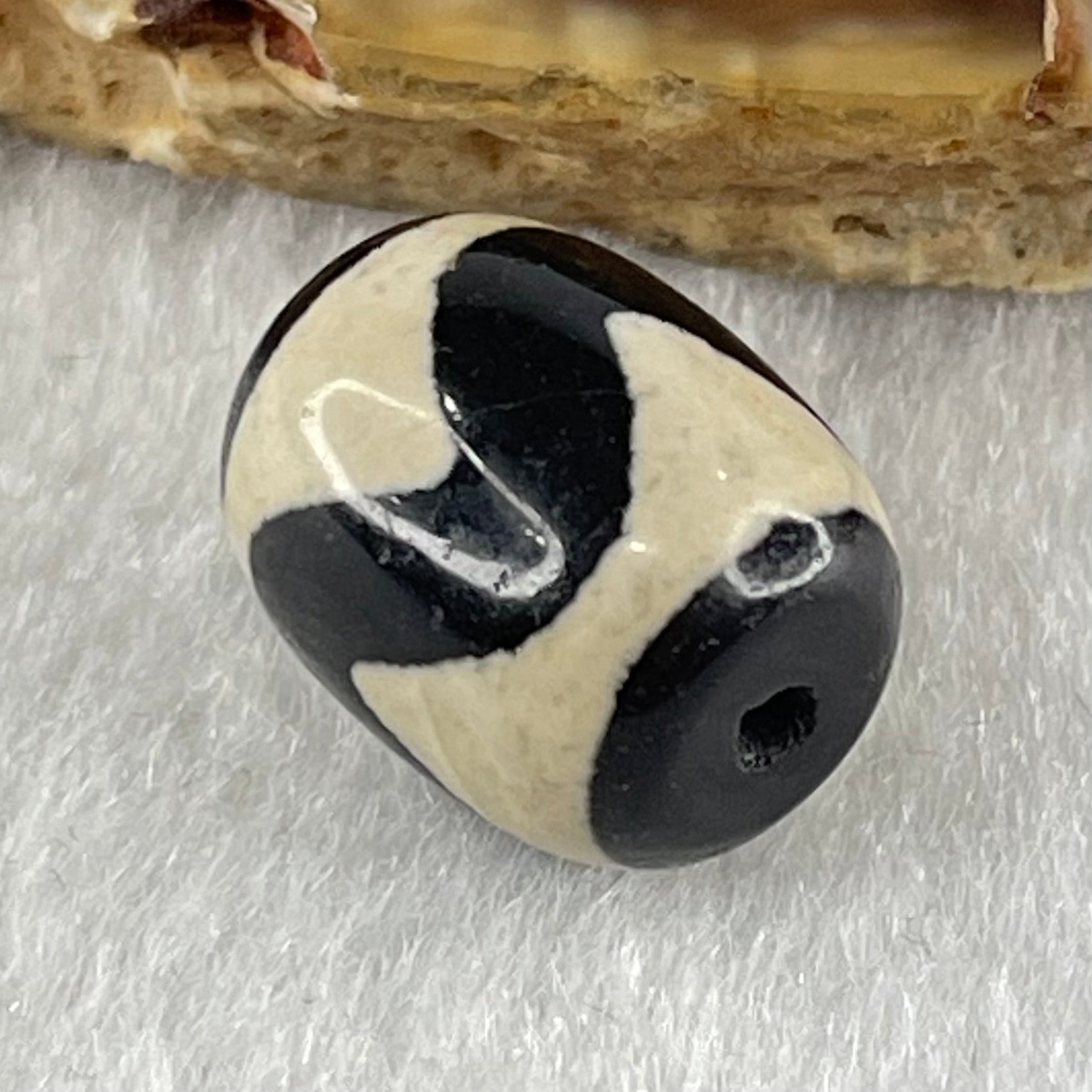 Natural Powerful Tibetan Old Oily Agate Tiger Tooth Daluo Dzi Bead Heavenly Master (Tian Zhu) 2.75g 13.7 by 11.2mm - Huangs Jadeite and Jewelry Pte Ltd