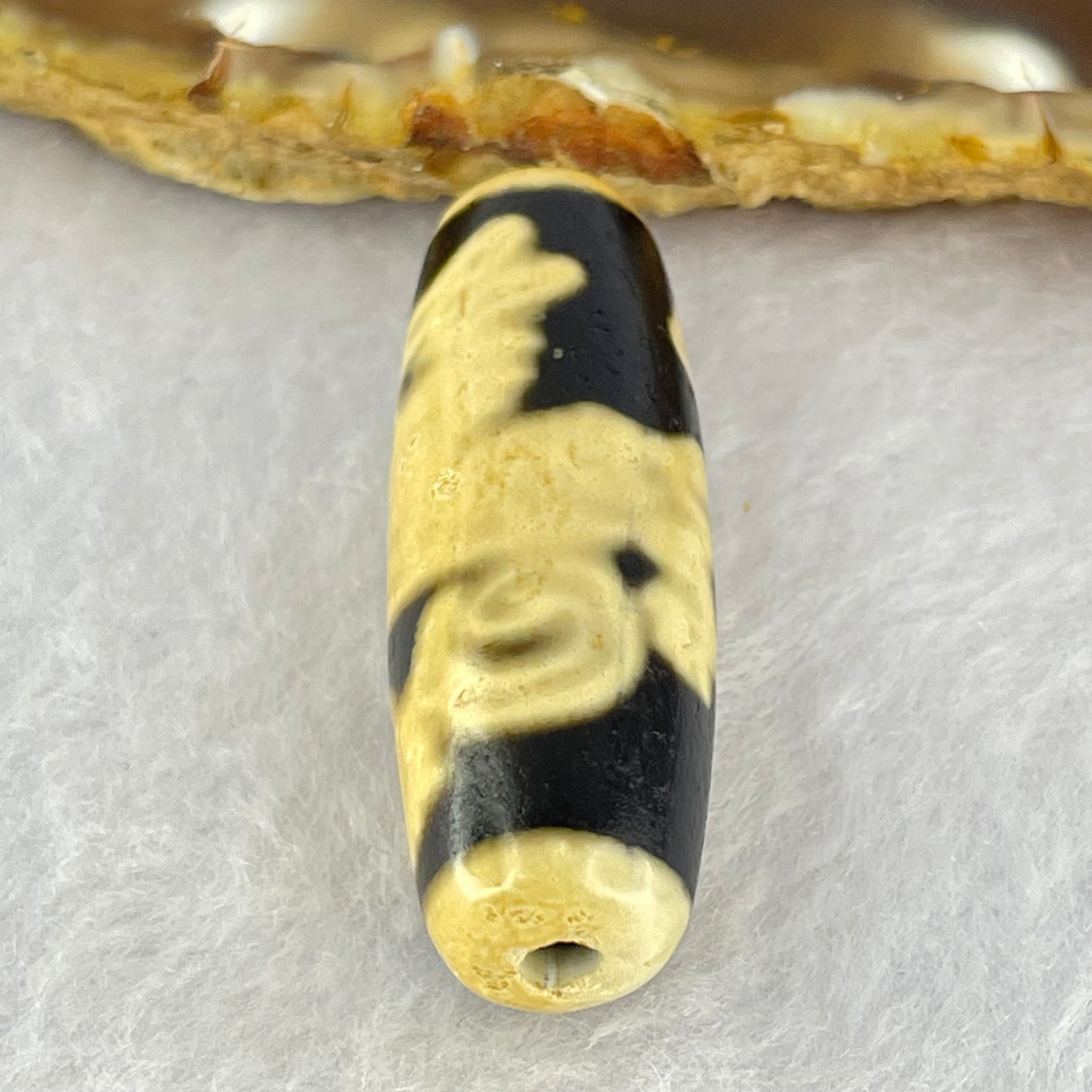 Natural Powerful Tibetan Old Oily Agate Dragon Dzi Bead Heavenly Master (Tian Zhu) 龙天诛 9.91g 38.1 by 12.9mm - Huangs Jadeite and Jewelry Pte Ltd