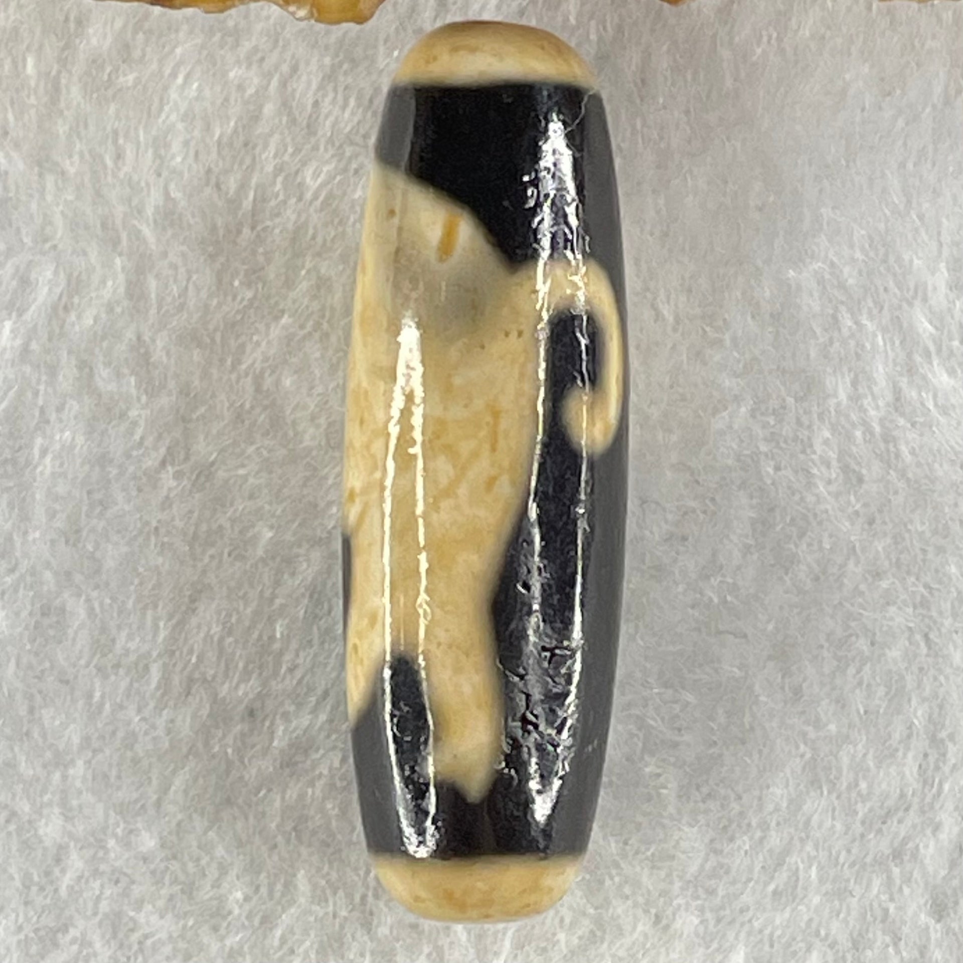 Natural Powerful Tibetan Old Oily Agate Pig Dzi Bead Heavenly Master (Tian Zhu) 猪天珠 9.21g 38.9 by 12.5mm - Huangs Jadeite and Jewelry Pte Ltd