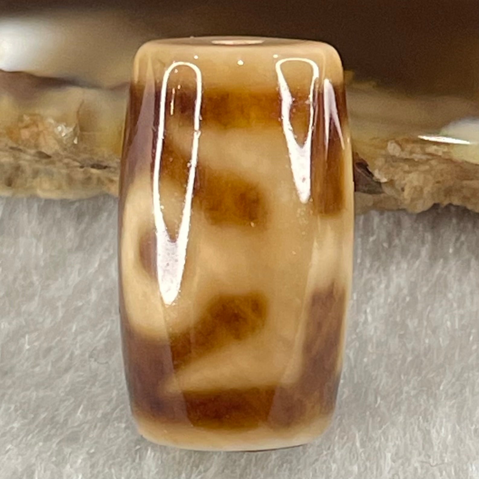 Natural Powerful Tibetan Old Oily Agate Patina Guiren Tairen Human Dzi Bead Totem Amulet Heavenly Master (Tian Zhu) 贵人天诛 4.85g 19.8 by 11.6mm - Huangs Jadeite and Jewelry Pte Ltd