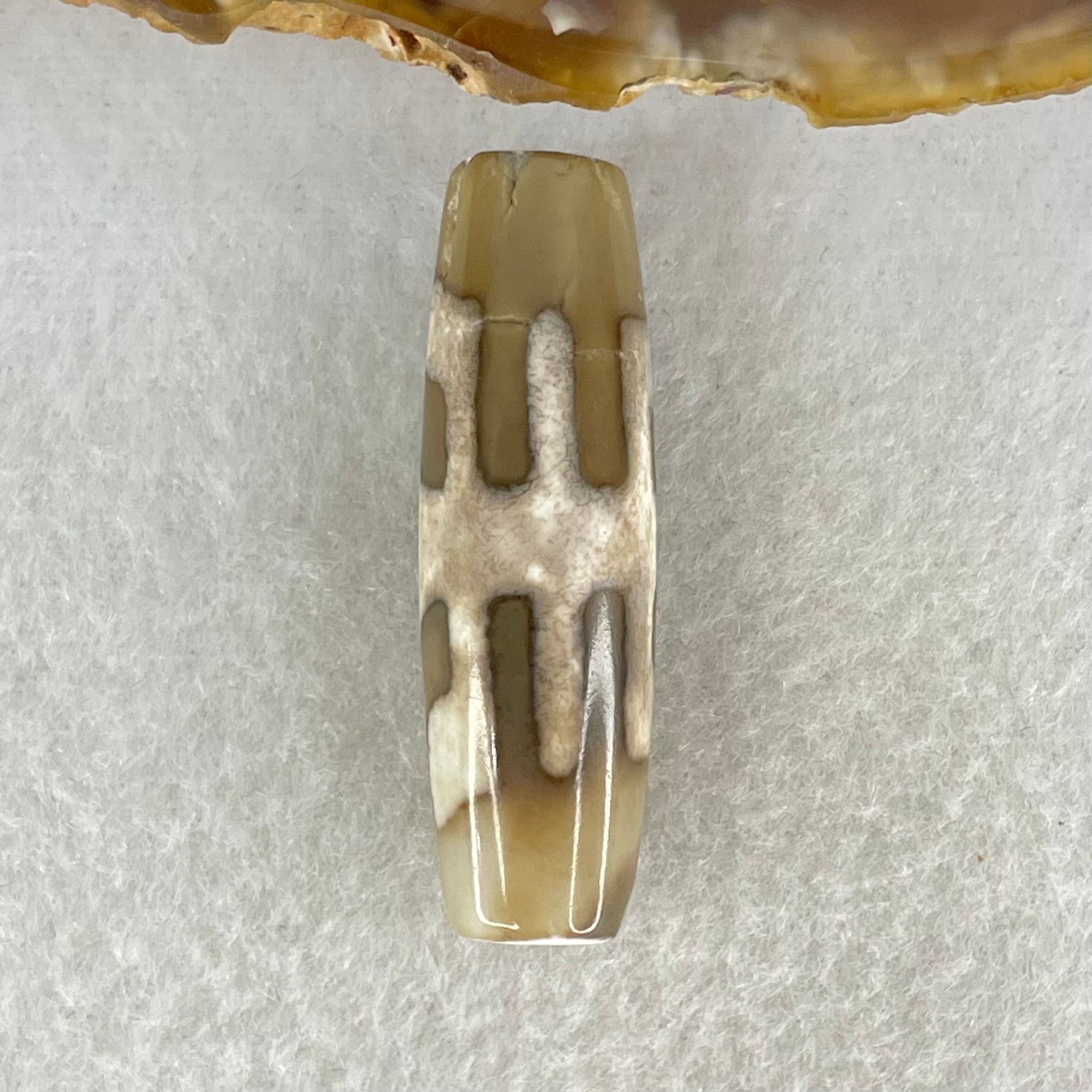 Natural Powerful Tibetan Old Oily Agate Patina Guiren Tairen Human Dzi Bead Totem Amulet Heavenly Master (Tian Zhu) 贵人天诛 8.66g 38.7 by 11.9mm - Huangs Jadeite and Jewelry Pte Ltd