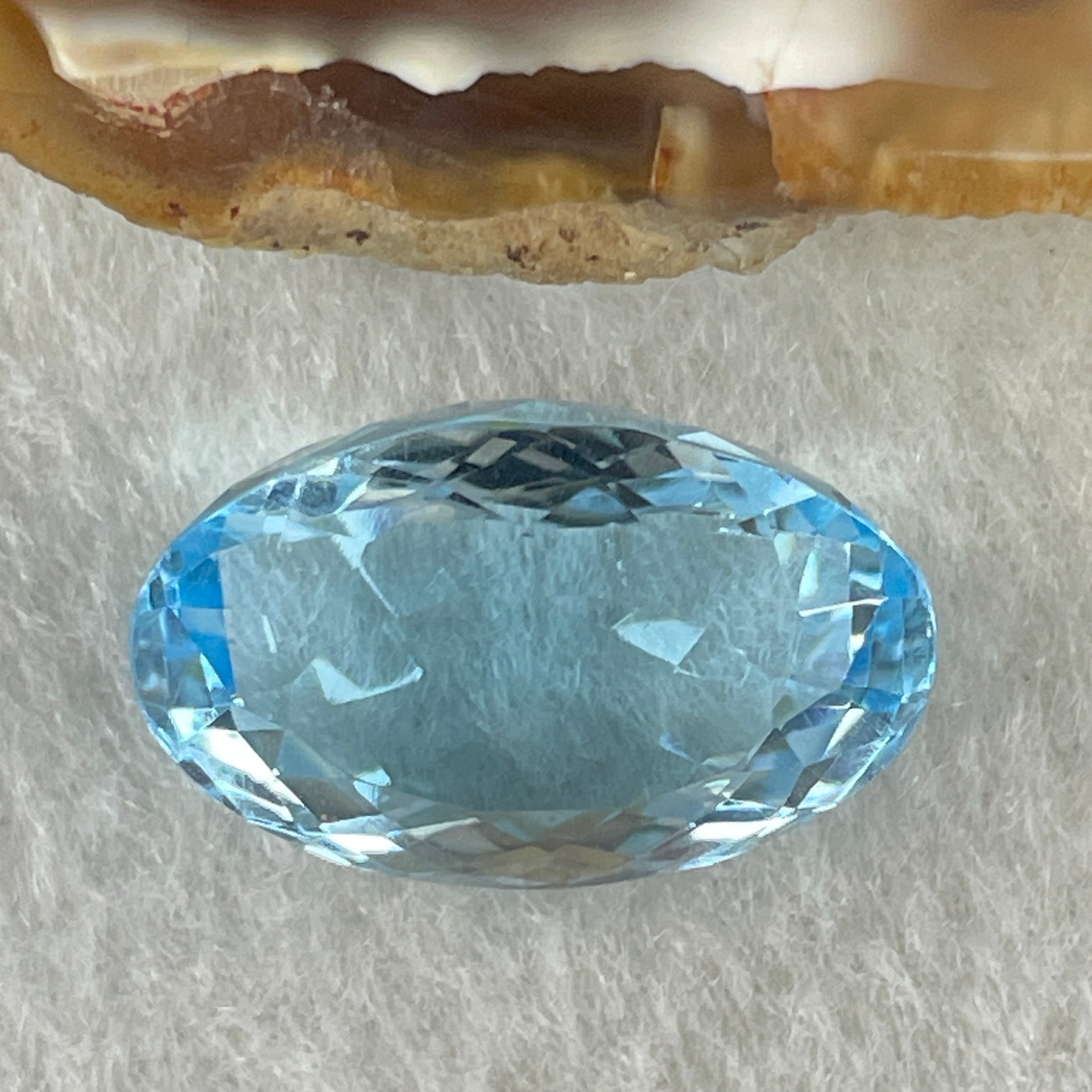 Natural Sky Blue Topaz Oval Shape 23.16ct 20.2 by 14.3 by 9.5mm - Huangs Jadeite and Jewelry Pte Ltd