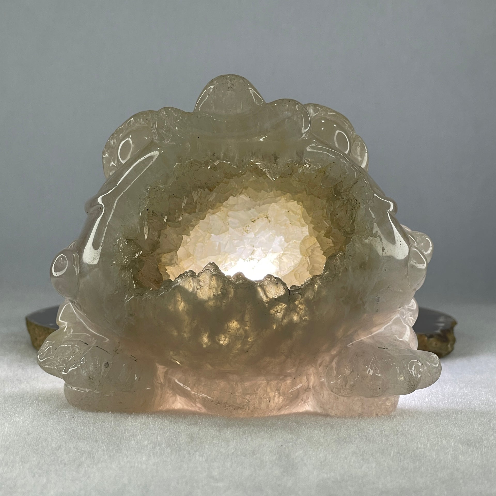 Natural White Agate with Citrine 3 Legged Toast Display 800.5g 113.0 by 85.0 by 90.0mm - Huangs Jadeite and Jewelry Pte Ltd