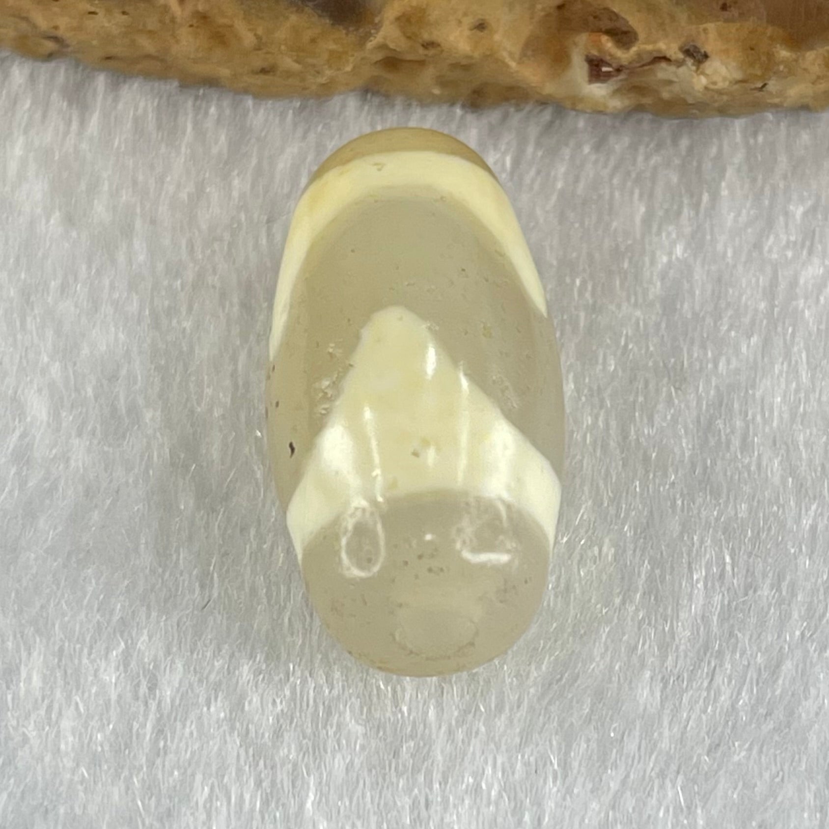 Natural Powerful Tibetan Old Oily Agate Tiger Tooth Daluo Dzi Bead Heavenly Master (Tian Zhu) 虎呀天诛 2.82g 19.9 by 10.1mm - Huangs Jadeite and Jewelry Pte Ltd