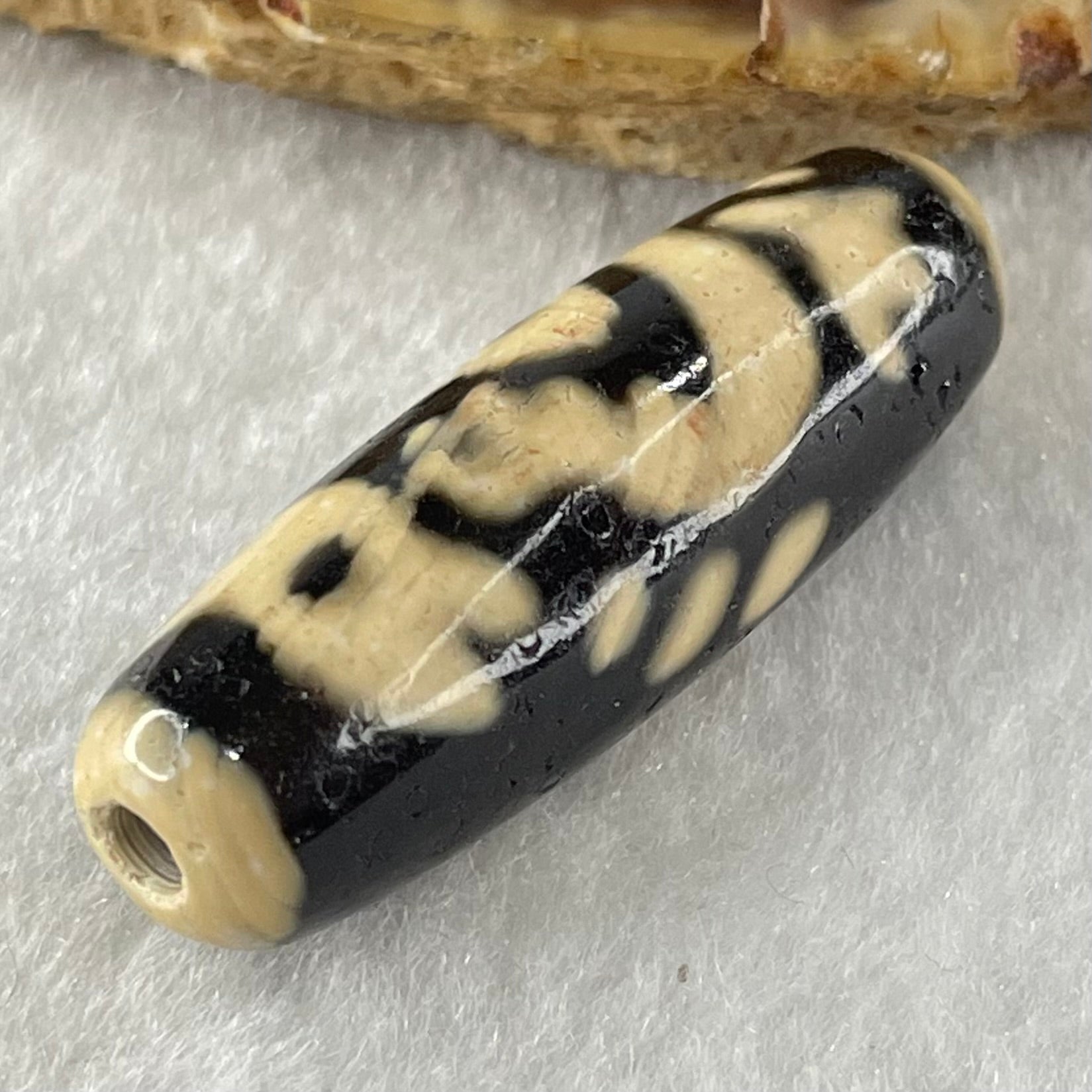 Natural Powerful Tibetan Old Oily Agate Vermilion Bird Fire Element Dzi Bead Heavenly Master (Tian Zhu) 朱雀天珠 8.74g 37.5 by 12.3mm - Huangs Jadeite and Jewelry Pte Ltd