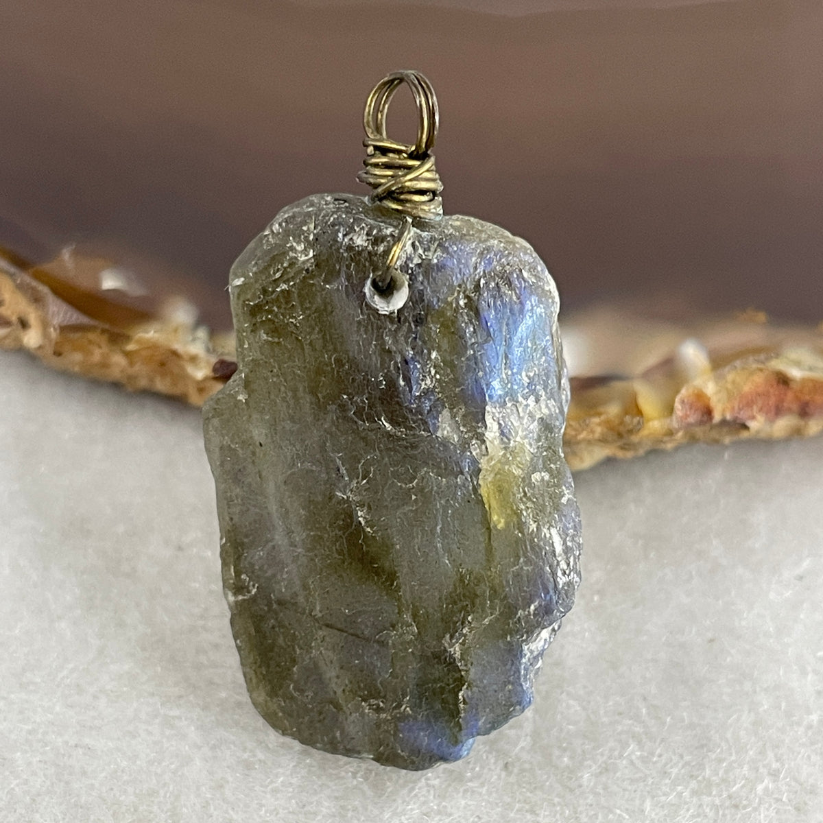 Natural Labradorite Rough Pendant Charm | (11.33g | 31.2 x 19.9 x 11.6mm | "Stone of Magic & Intuitive Shielding" Transformation Talisman, Feng Shui Auric Protection & Creative Inspiration Anchor)
