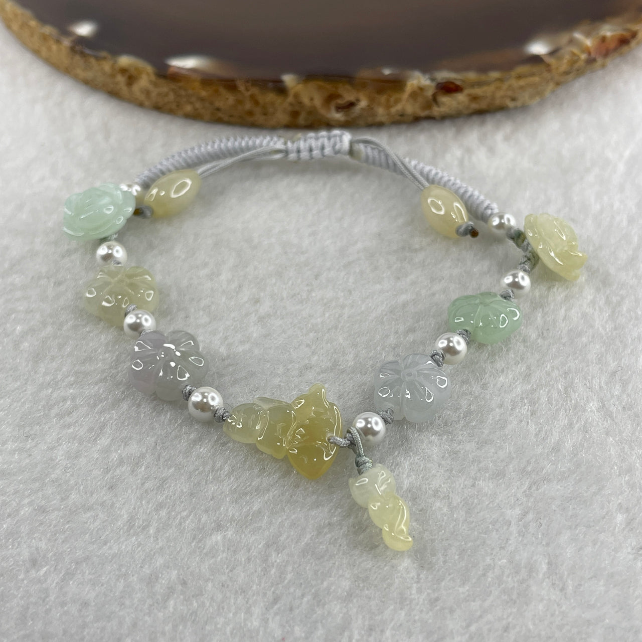 Natural Type A Jelly Yellowish with Lavender and Green Jadeite Flower with Fish Fox Bracelet 9.28g 16-18cm 11.4 by 4.8mm 2 Flower - 10.4 by 5.0mm 4Flowers