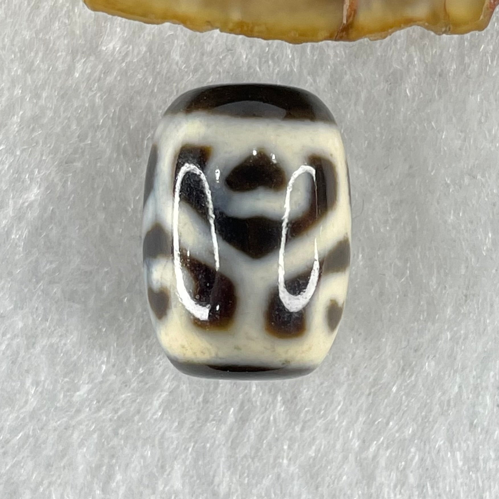 Natural Powerful Tibetan Old Oily Agate 6 Hearts Tortoise Shell Dzi Bead Heavenly Master (Tian Zhu) 六心龟壳天珠 4.95g 18.1 by 12.9mm - Huangs Jadeite and Jewelry Pte Ltd
