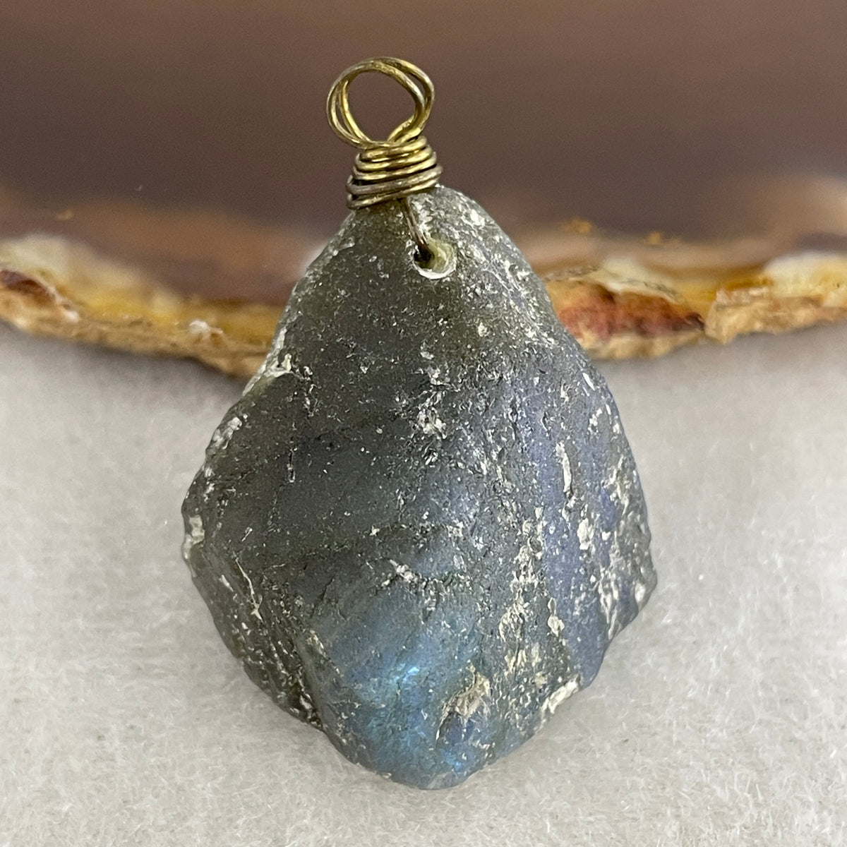 Natural Labradorite Rough Pendant Charm | (13.90g | 27.7 x 24.3 x 17.3mm | "Stone of Magic & Intuitive Shielding" Transformation Talisman, Feng Shui Auric Protection & Creative Inspiration Anchor)