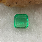 Natural Colombia Vivid Green Emerald (Beryl) Cut-Cornered Square Step cut 0.46ct 4.4 by 4.3 by 2.9mm - Huangs Jadeite and Jewelry Pte Ltd
