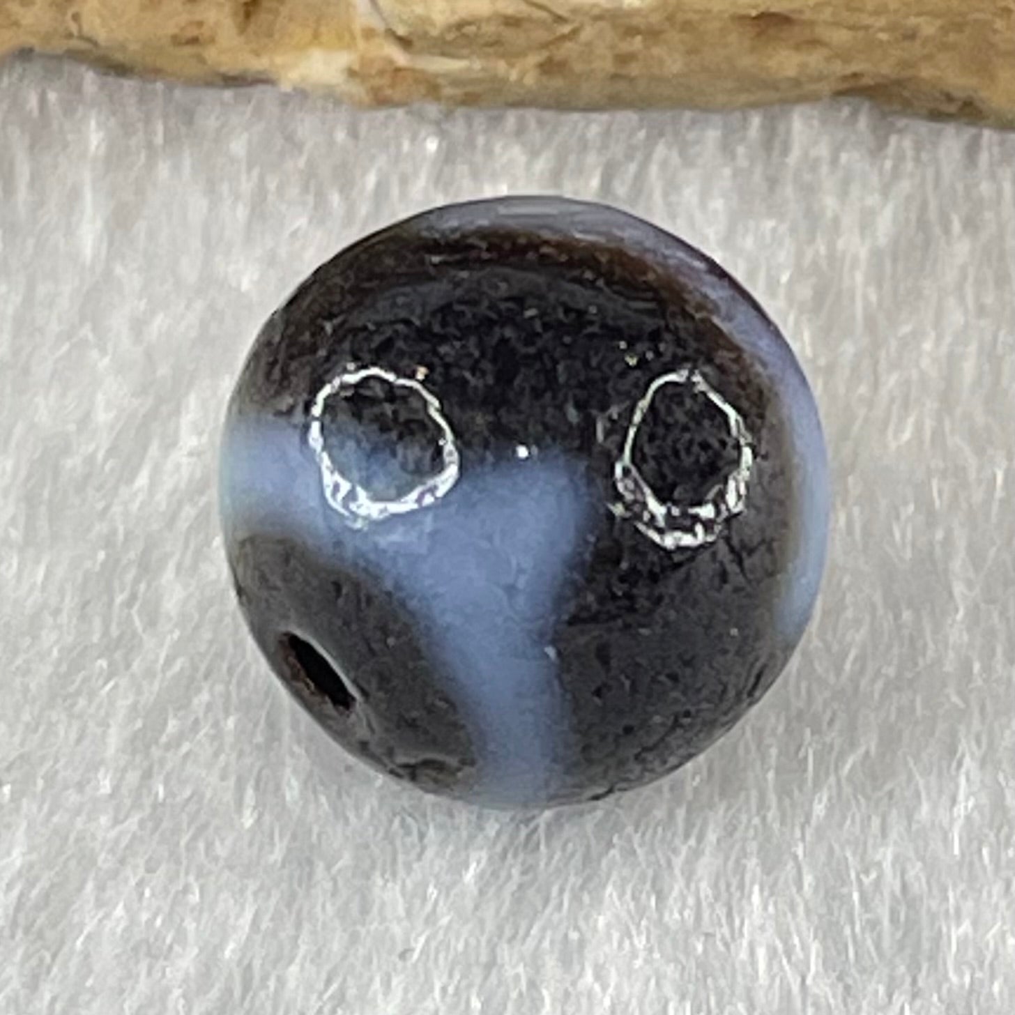 Natural Powerful Tibetan Old Oily Agate Tiger Tooth Daluo Dzi Bead Heavenly Master (Tian Zhu) 虎呀天诛 1.37g 9.5 by 9.9mm - Huangs Jadeite and Jewelry Pte Ltd