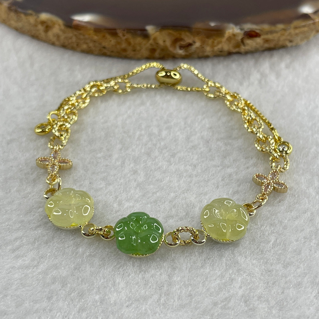 Natural Type A Semi Icy Yellowish with Green Jadeite Flower Gold Color Bracelet 6.93g 13-20cm 9.9 by 3.0mm 3Flowers