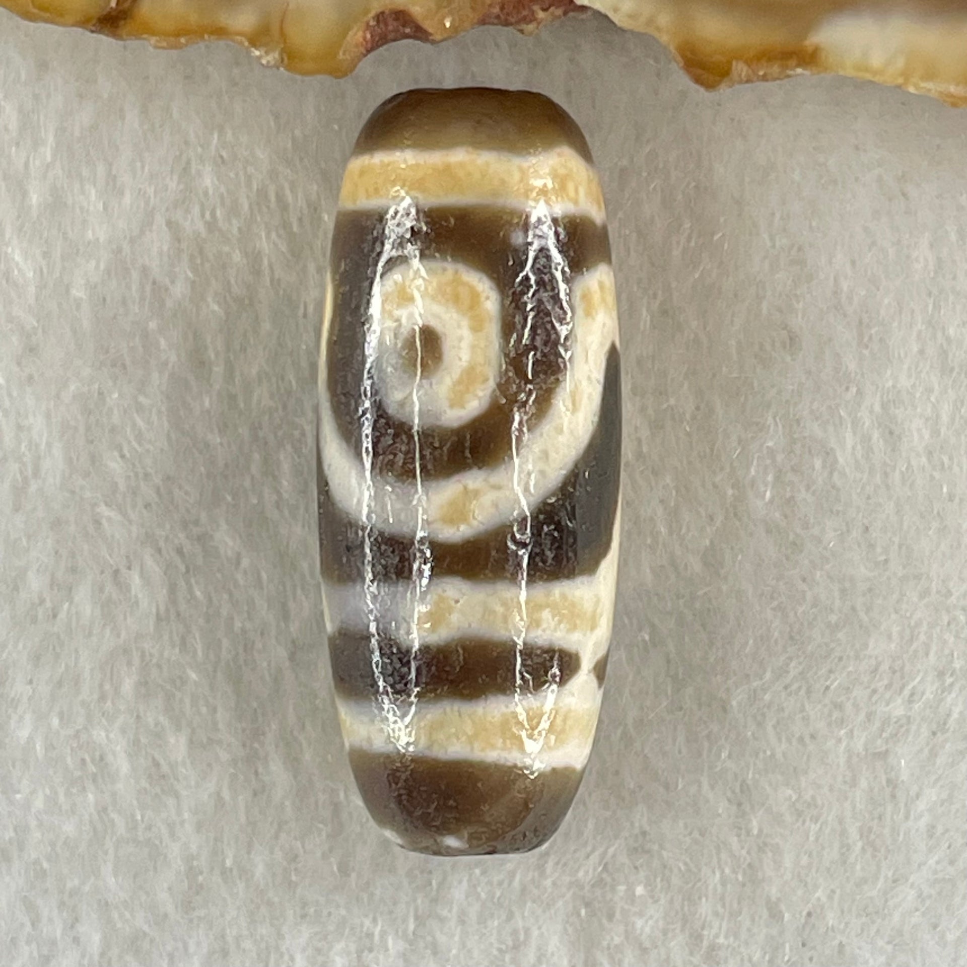 Natural Powerful Tibetan Old Oily Agate One Eye With Thousand Hand Guan Yin Dzi Bead Heavenly Master (Tian Zhu) 5.31g 28.2 by 11.2mm - Huangs Jadeite and Jewelry Pte Ltd