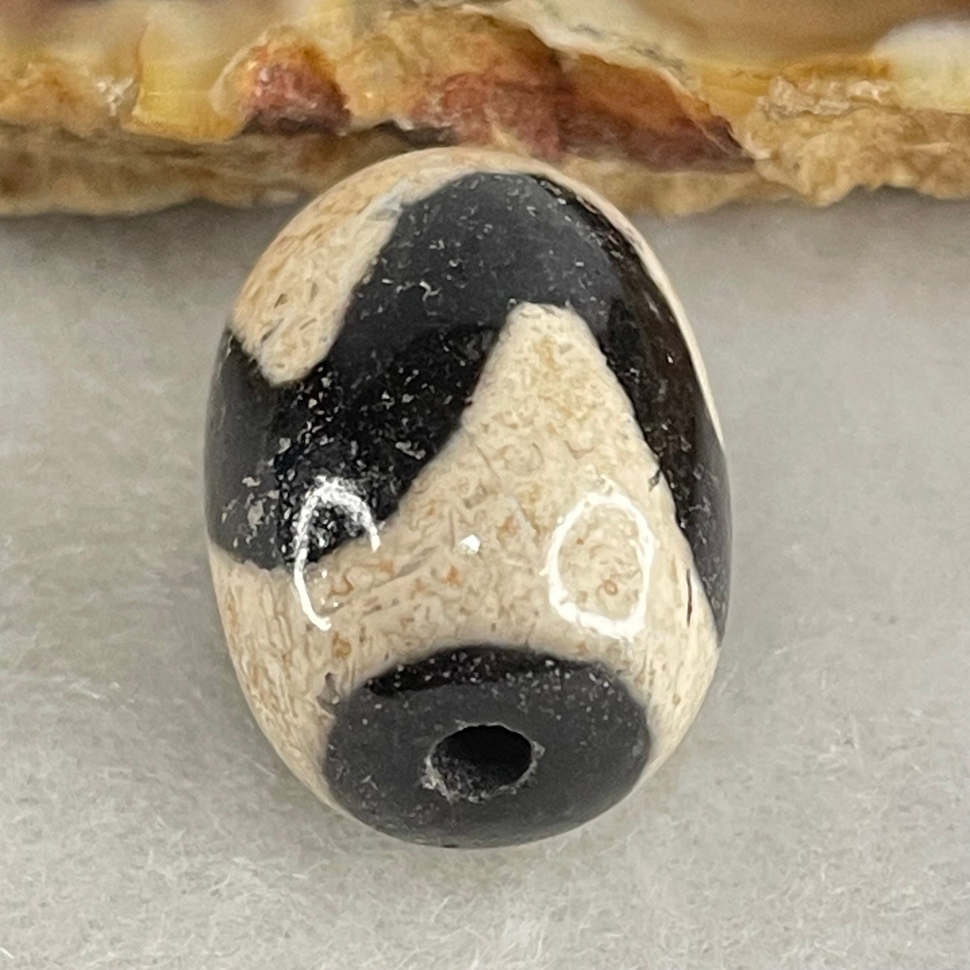 Natural Powerful Tibetan Old Oily Agate Tiger Tooth Daluo Dzi Bead Heavenly Master (Tian Zhu) 虎呀天诛 4.36g 17.5 by 12.9mm - Huangs Jadeite and Jewelry Pte Ltd