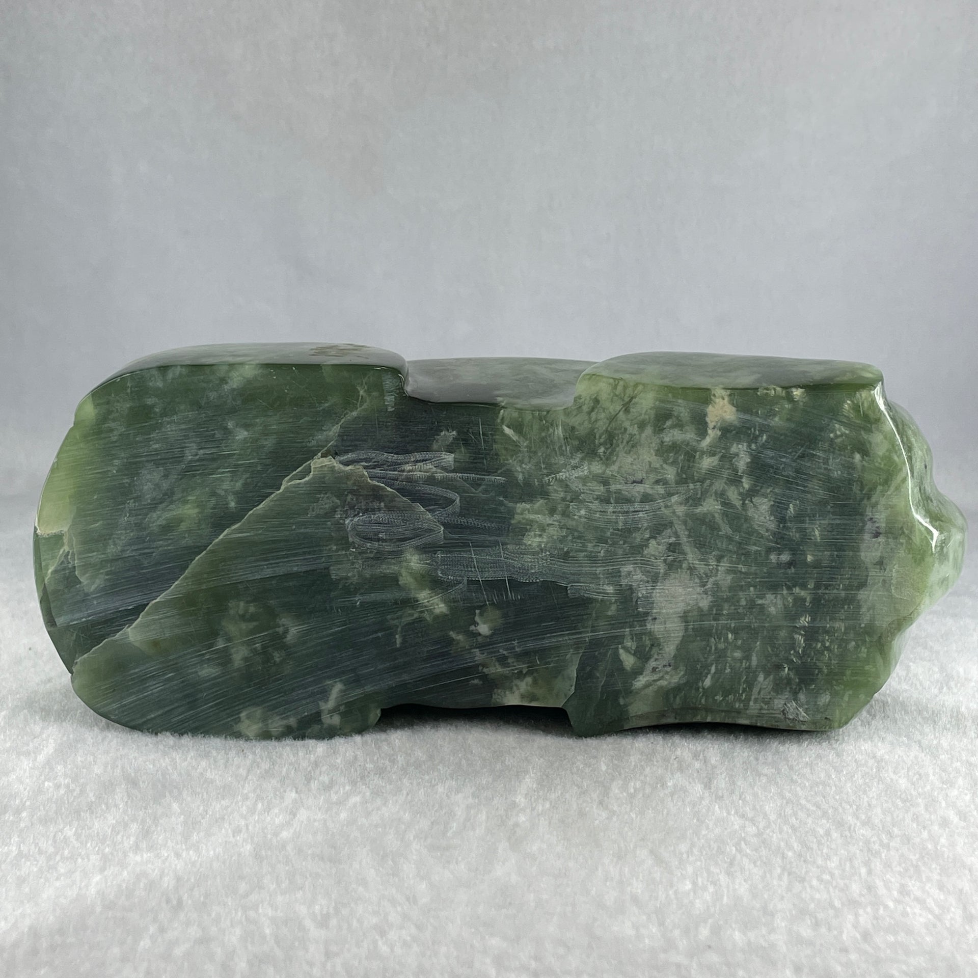 Natural Green Serpentine Camel Display 2,325.5g 189.0 by 75.0 by 155.0mm - Huangs Jadeite and Jewelry Pte Ltd