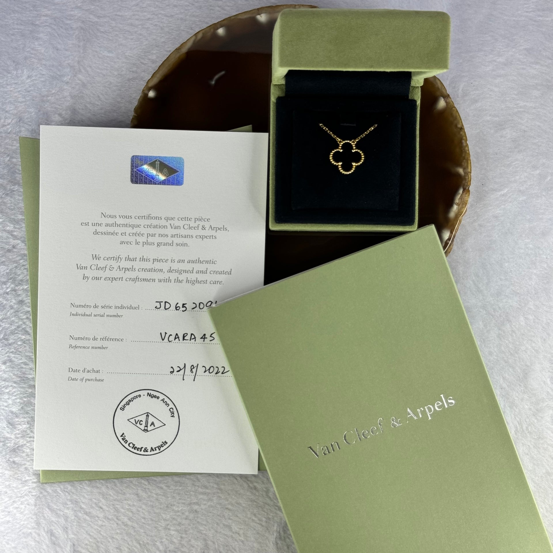 (Pre-Love) Van Cleef & Arpels VCA Vintage Alhambra Pendant Necklace 18K yellow gold Onyx 5.49g 42cm - Huangs Jadeite and Jewelry Pte Ltd