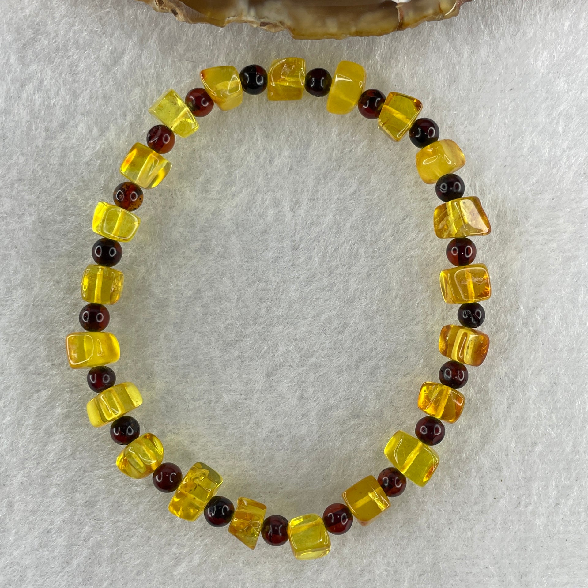 Natural Yellow Amber Square Shape with Cognac Amber Round Shape Bracelet 4.10g 16cm 6.6mm 21 Beads - Huangs Jadeite and Jewelry Pte Ltd