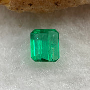 Natural Colombia Vivid Green Emerald (Beryl) Cut-Cornered Rectangular Step cut 0.46ct 5.3 by 4.6 by 2.4mm - Huangs Jadeite and Jewelry Pte Ltd