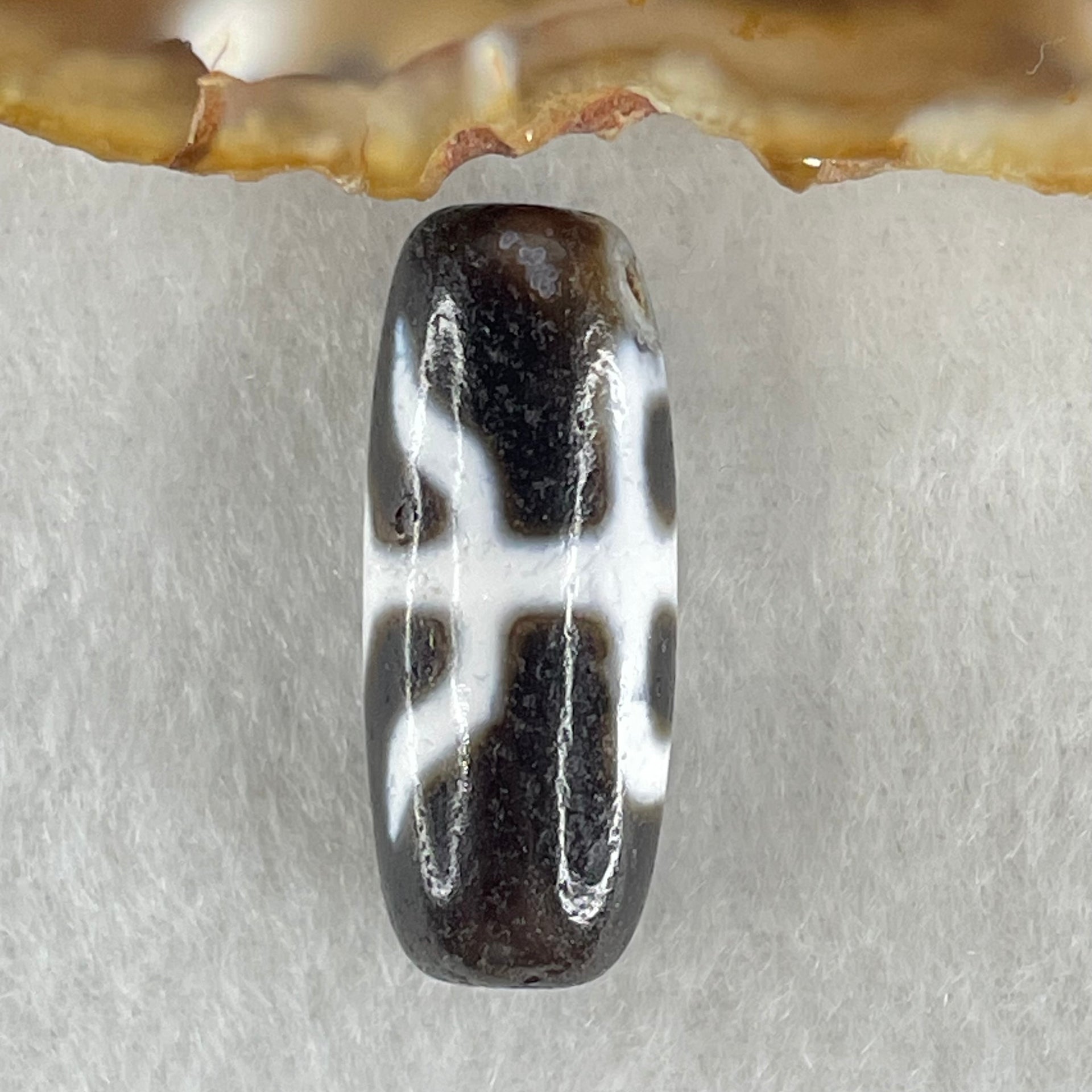 Natural Powerful Tibetan Old Oily Agate Patina Guiren Tairen Human Dzi Bead Totem Amulet Heavenly Master (Tian Zhu) 贵人天诛 5.77g 28.2 by 11.4mm - Huangs Jadeite and Jewelry Pte Ltd