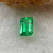 Natural Colombia Vivid Green Emerald (Beryl) Cut-Cornered Rectangular Step cut 0.49ct 5.6 by 3.9 by 3.0mm - Huangs Jadeite and Jewelry Pte Ltd