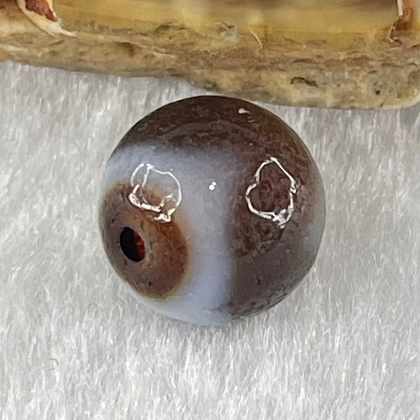 Natural Powerful Tibetan Old Oily Agate Tiger Tooth Daluo Dzi Bead Heavenly Master (Tian Zhu) 虎呀天诛 1.42g 9.9 by 10.3mm - Huangs Jadeite and Jewelry Pte Ltd