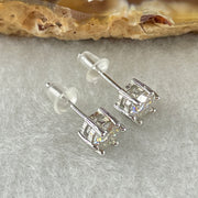 0.5 Ct Colourless Round Brilliant Diameter 5.0mm D VVS1 Excellent Cut Excellent Polish Excellent Symmetry None Florescence Moissanite in S925 Silver Earrings GRA 218444637 - Huangs Jadeite and Jewelry Pte Ltd