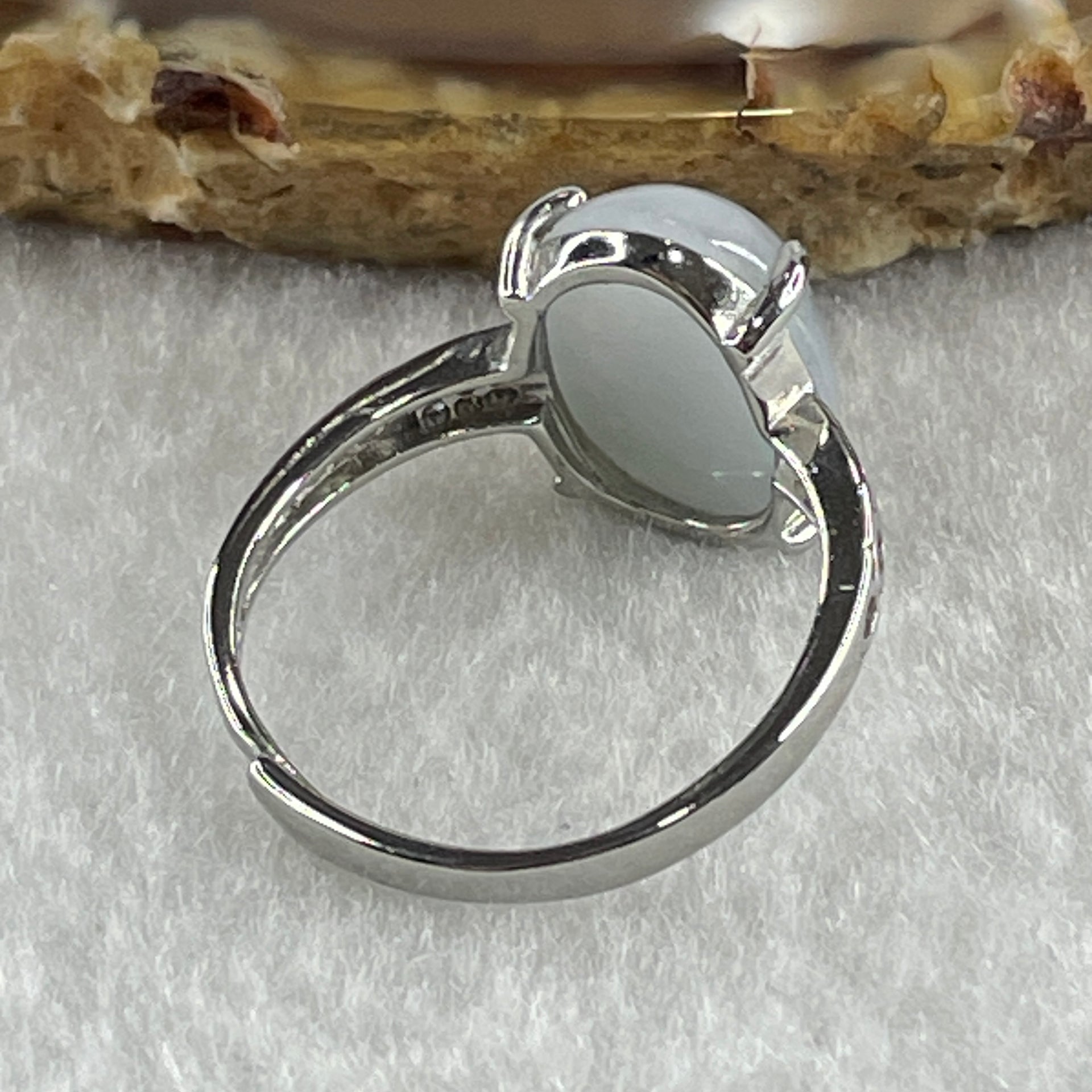 Type A Lavender Cabochon Jadeite in S925 Sliver Ring (Adjustable Size) 2.72g 13.6 by 10.4 by 6.0mm - Huangs Jadeite and Jewelry Pte Ltd