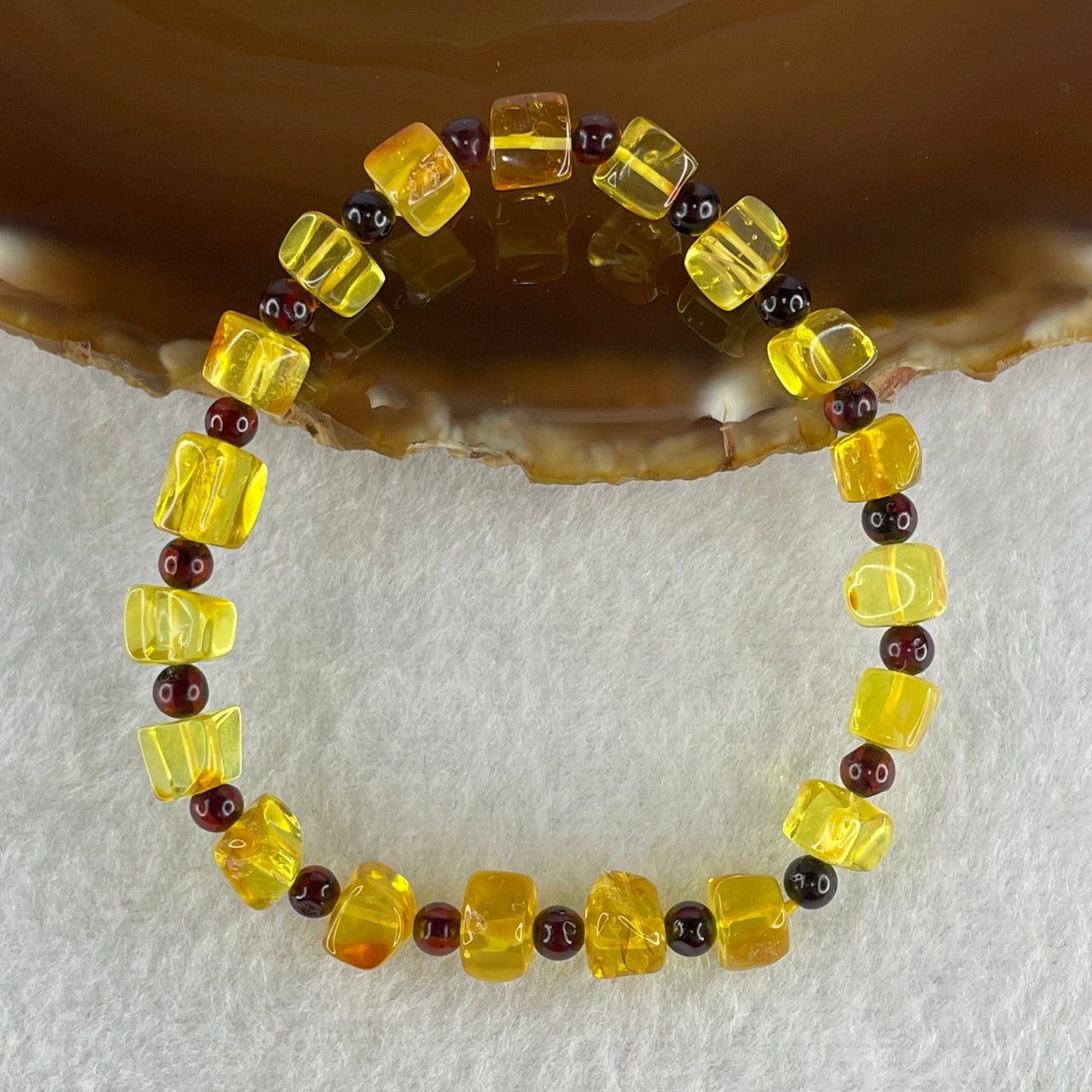 稀有认证高级天然金发晶石英手链手牌天然高级金顺发水晶手牌手链 50.63 克 18 厘米 15.7 x 9.9 x 6.2 毫米 25 件