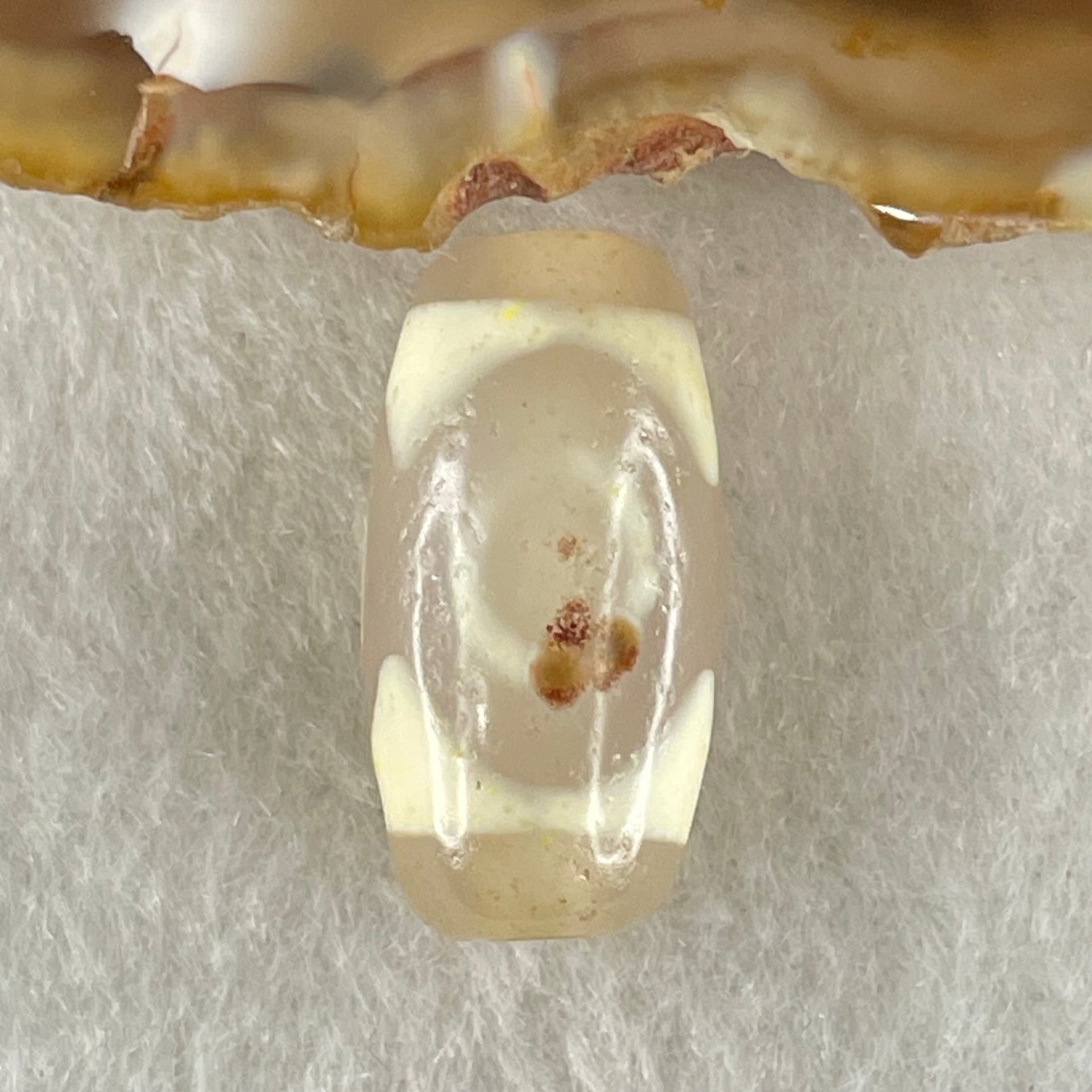 Natural Powerful Tibetan Old Oily Agate Tiger Tooth Daluo Dzi Bead Heavenly Master (Tian Zhu) 虎呀天诛 5.04g 17.7 by 13.4mm - Huangs Jadeite and Jewelry Pte Ltd