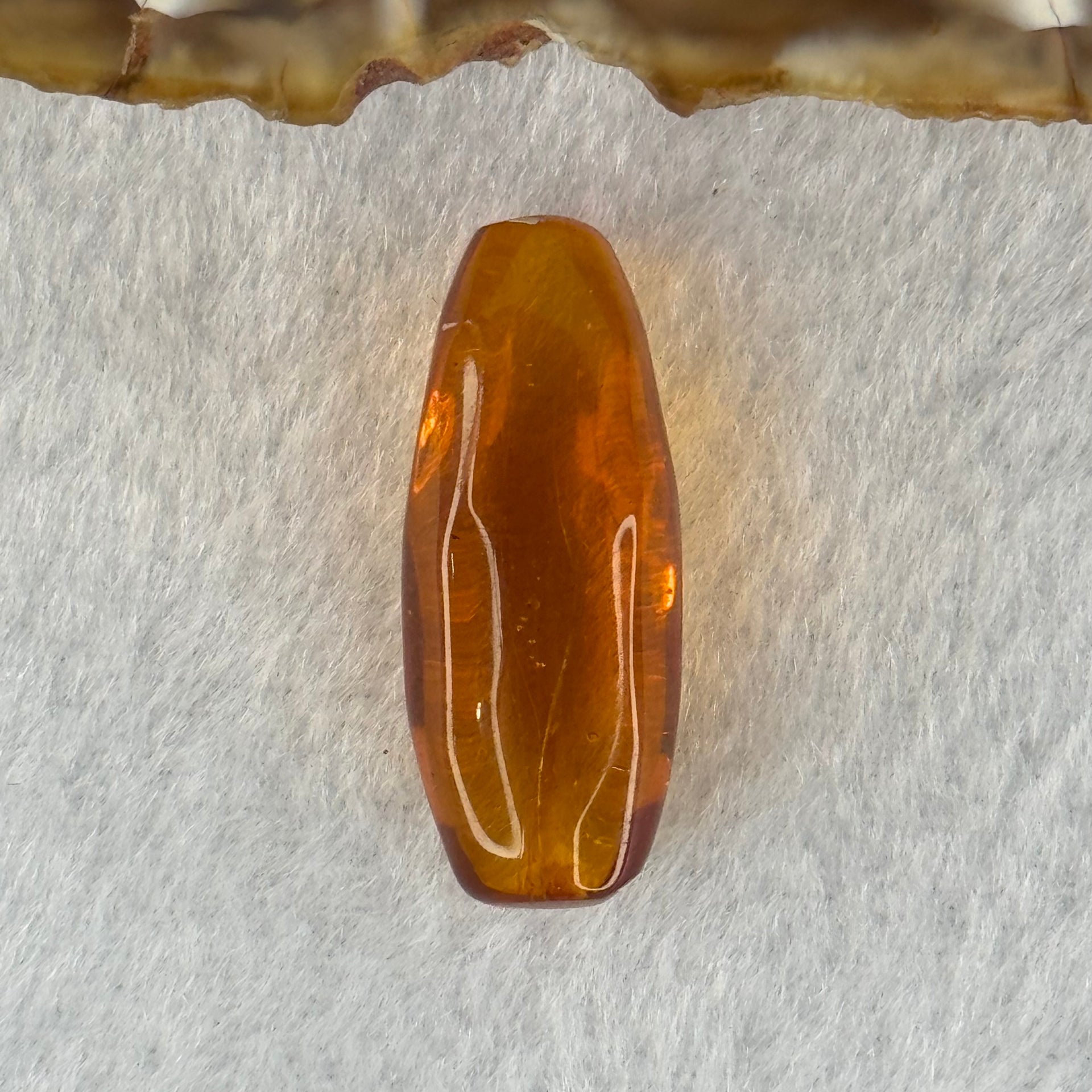 Natural Amber for Setting 1.71g 26.9 by 10.9 by 9.6mm - Huangs Jadeite and Jewelry Pte Ltd