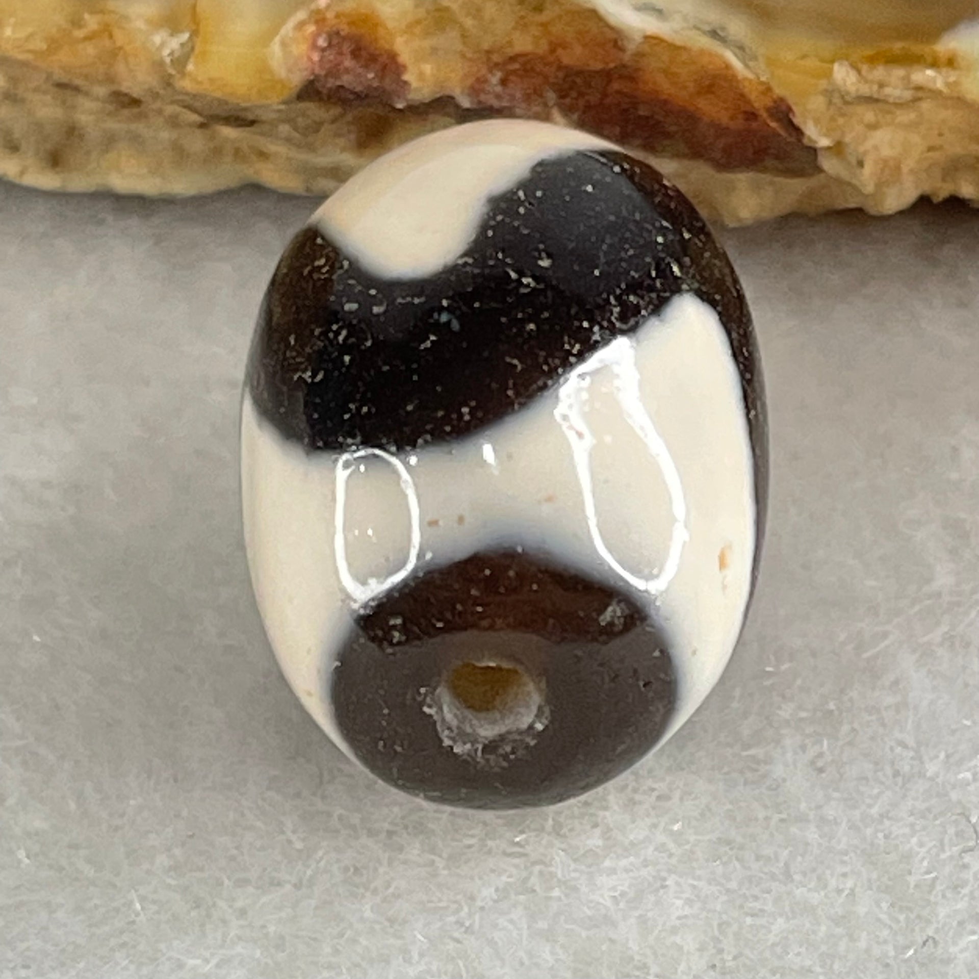 Natural Powerful Tibetan Old Oily Agate Tiger Tooth Daluo Dzi Bead Heavenly Master (Tian Zhu) 虎呀天诛 4.13g 16.9 by 13.0mm - Huangs Jadeite and Jewelry Pte Ltd