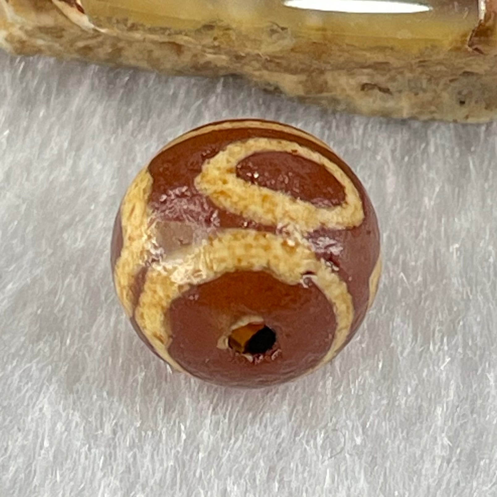 Natural Powerful Tibetan Old Oily Agate 1 Eye With Mountain Support Dzi Bead Heavenly Master (Tian Zhu) 一眼靠天珠 1.50g 10.1 by 10.4mm - Huangs Jadeite and Jewelry Pte Ltd