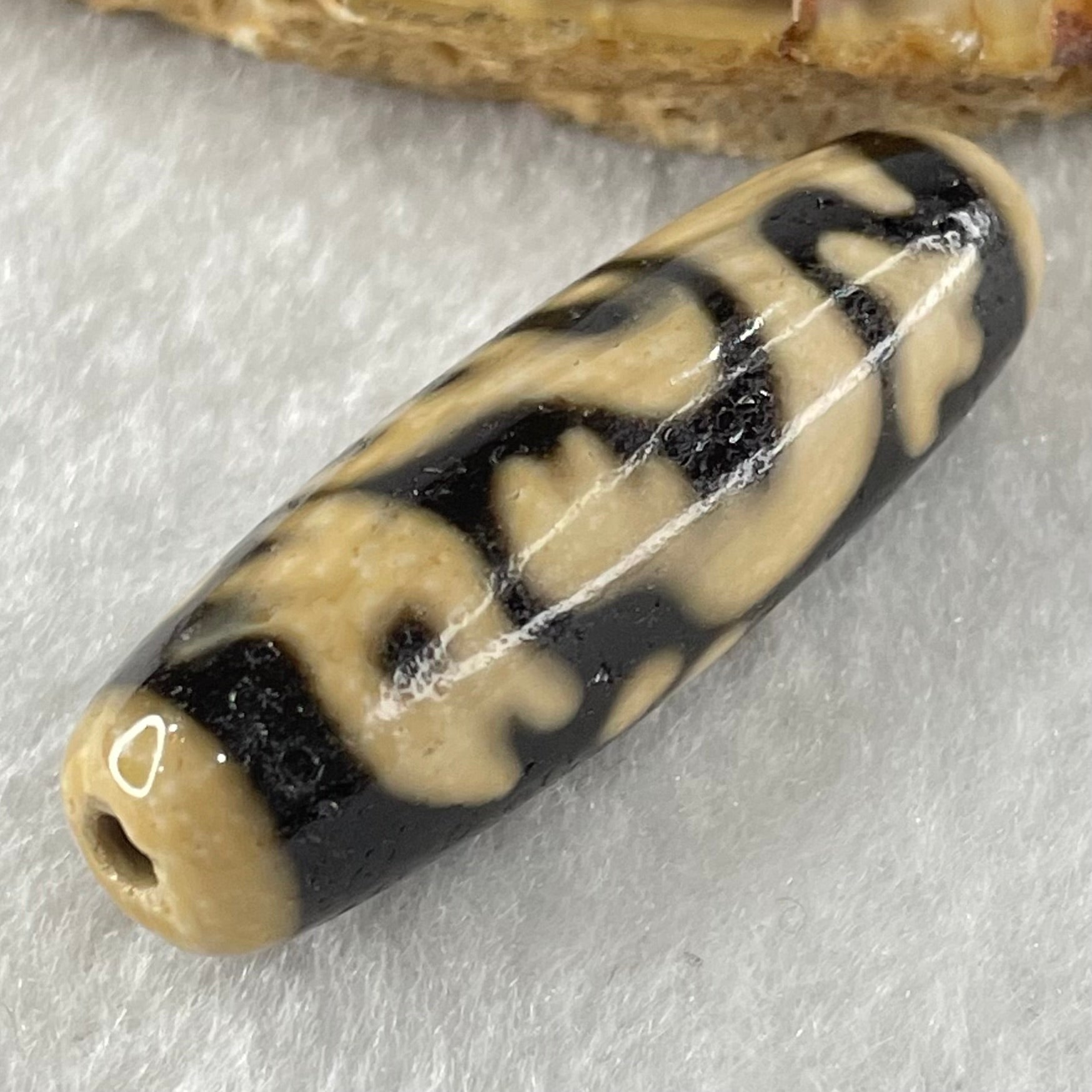 Natural Powerful Tibetan Old Oily Agate Vermilion Bird Fire Element Dzi Bead Heavenly Master (Tian Zhu) 朱雀天珠 8.98g 38.4 by 12.4mm - Huangs Jadeite and Jewelry Pte Ltd