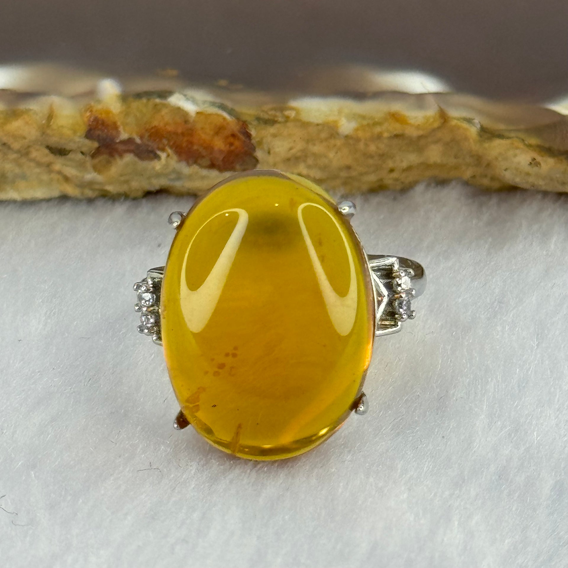 Natural Yellow Amber in S925 Sliver Ring (Adjustable Size) 3.54g 20.1 by 14.5 by 7.0mm - Huangs Jadeite and Jewelry Pte Ltd