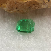 Natural Colombia Green Emerald (Beryl) Cut-Cornered Rectangular step cut 0.68ct 5.6 by 4.8 by 3.6mm - Huangs Jadeite and Jewelry Pte Ltd