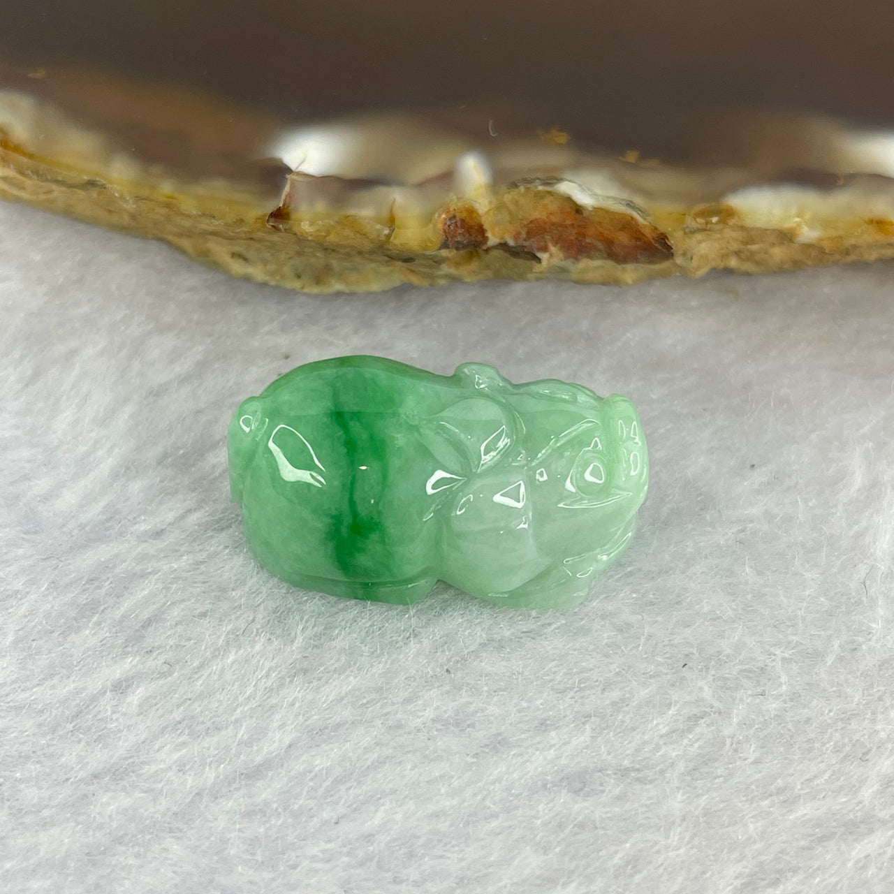 Type A Bright Green with Faint Lavender Jadeite Pixiu Pendent A货辣绿和浅紫罗兰翡翠貔貅吊坠 5.51g 23.0 by 14.0 by 9.6 mm - Huangs Jadeite and Jewelry Pte Ltd
