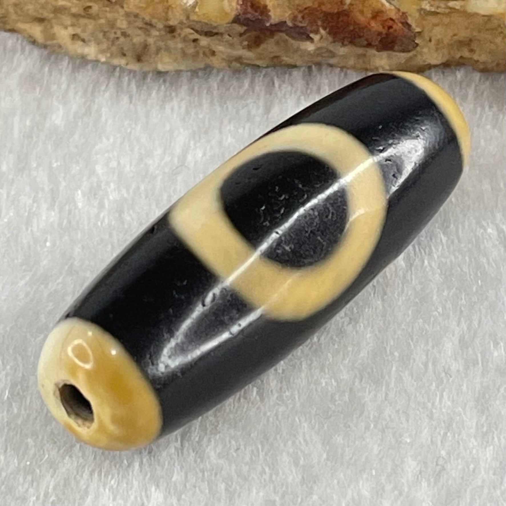 Natural Powerful Tibetan Old Oily Agate One Eye Fire Sign Dzi Bead Heavenly Master (Tian Zhu) 一眼火天珠 9.43g 38.1 by 12.8mm - Huangs Jadeite and Jewelry Pte Ltd