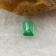 Natural Colombia Green Emerald (Beryl) Cut-Cornered Rectangular step cut 0.50ct 5.5 by 3.7 by 3.2mm - Huangs Jadeite and Jewelry Pte Ltd