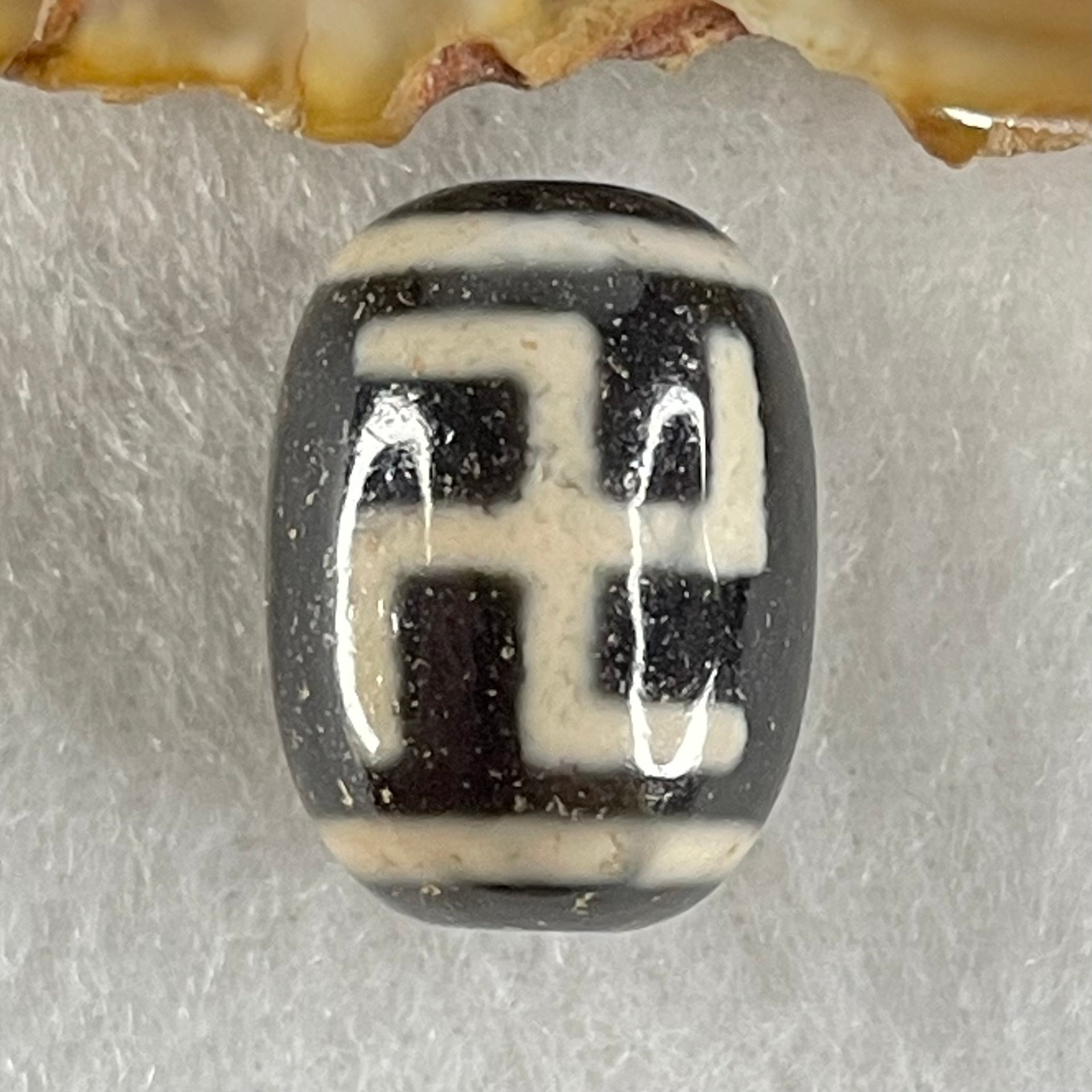 Natural Powerful Tibetan Old Oily Agate 1 Eye With Swastika Dzi Bead (Hotu Dzi) 4.58g 17.5 by 13.0mm - Huangs Jadeite and Jewelry Pte Ltd