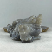 Natural White with Blueish Wuji Grey Agate with white Quartz 3 Legged Toast Display 637.7g 132.0 by 96.0 by 60.0mm - Huangs Jadeite and Jewelry Pte Ltd