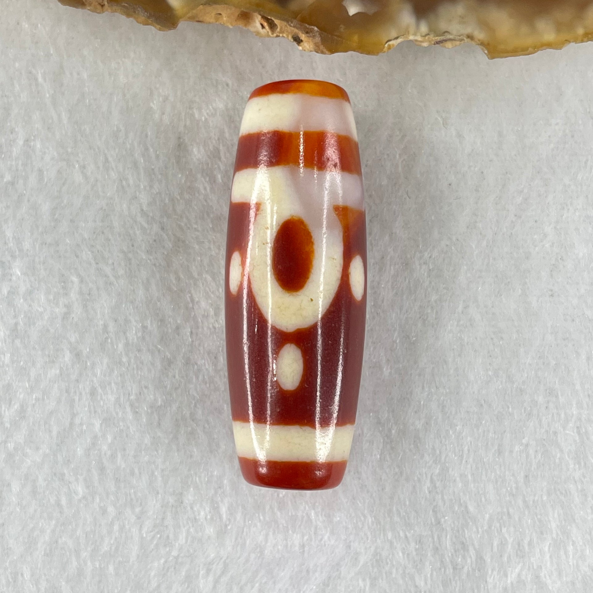 Natural Powerful Tibetan Old Oily Red White Agate One Eye Earth Element Dzi Bead Heavenly Master (Tian Zhu) 一眼土元素天珠 15.03g 37.7 by 13.4mm - Huangs Jadeite and Jewelry Pte Ltd