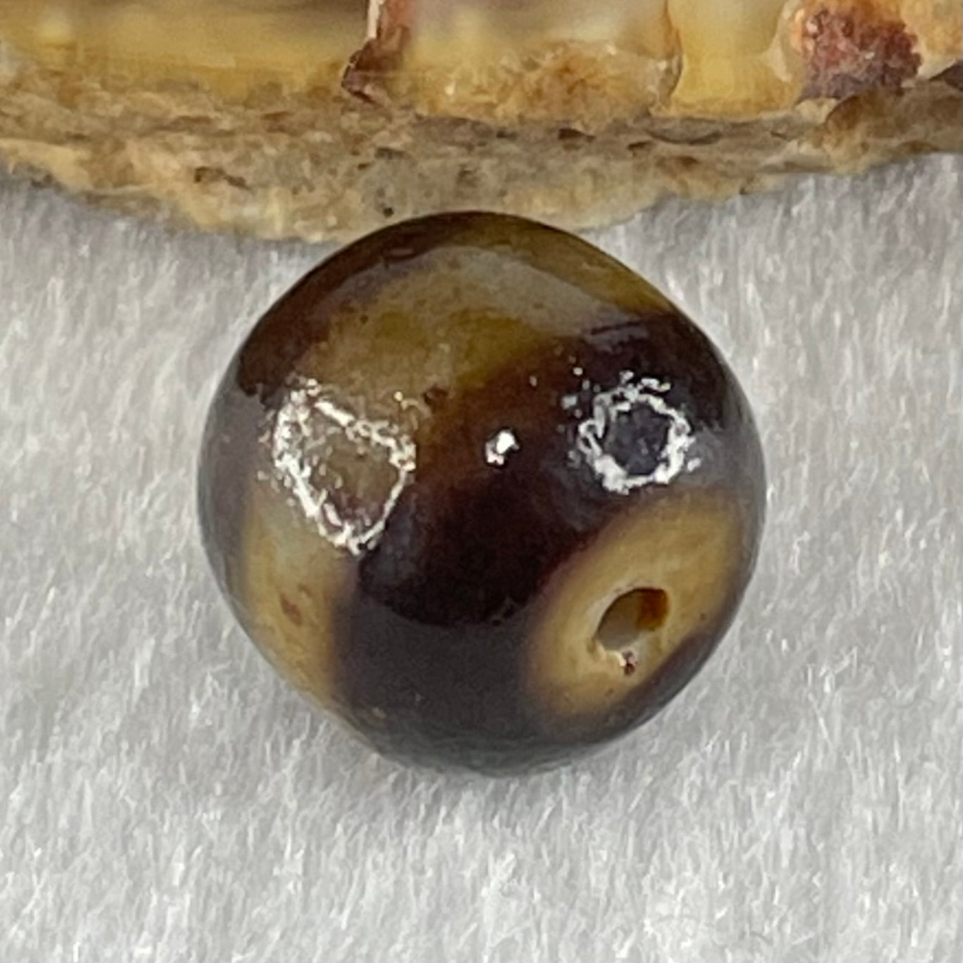 Natural Powerful Tibetan Old Oily Agate 1 Line Dzi Bead Heavenly Master (Tian Zhu) 1.81g 10.0 by 10.8mm - Huangs Jadeite and Jewelry Pte Ltd