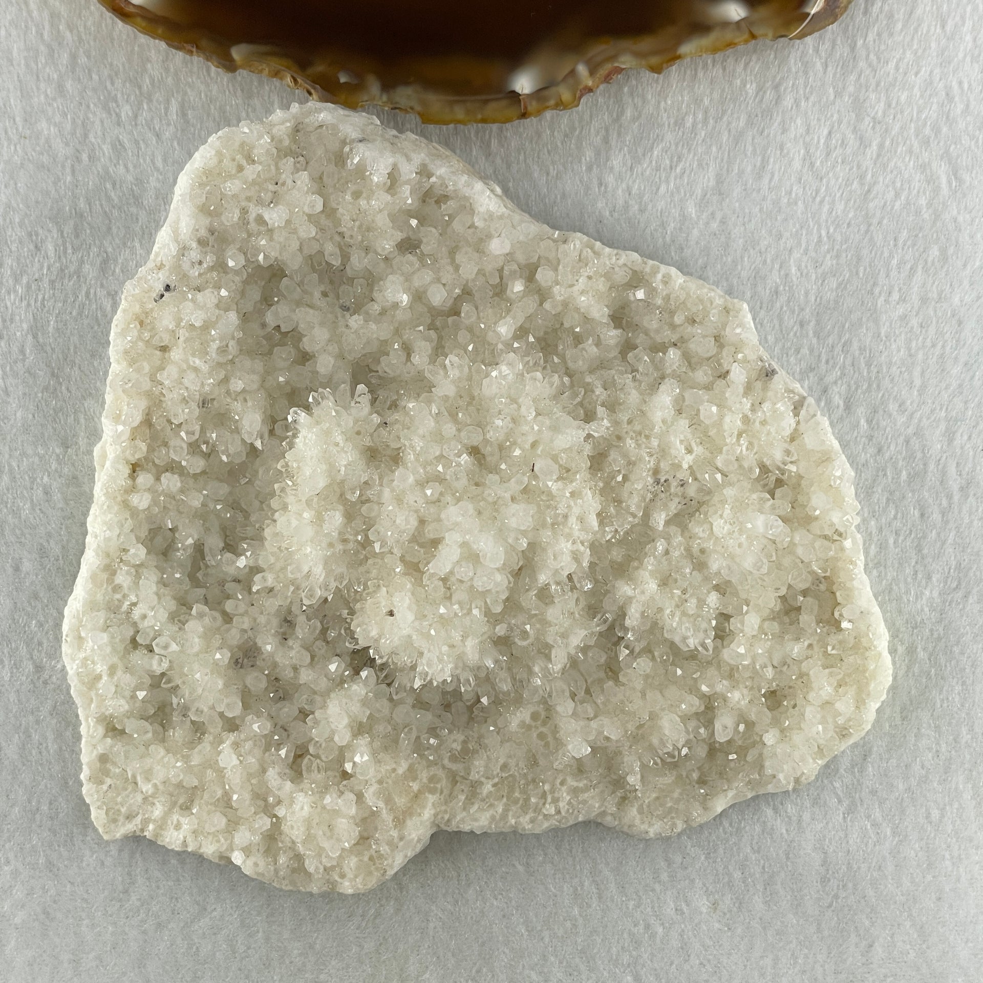 Natural White Quartz Cluster Rough Display 429.8g 123.4 by 112.2 by 41.0mm - Huangs Jadeite and Jewelry Pte Ltd