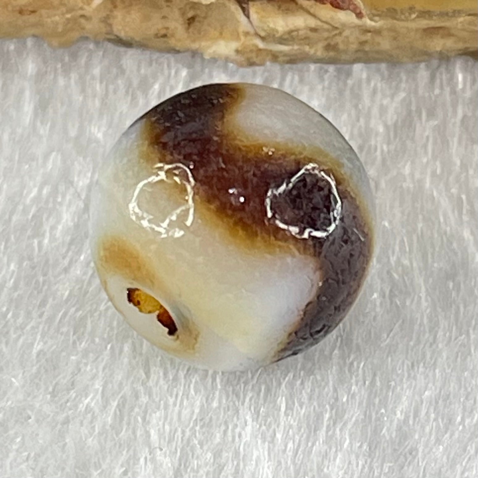 Natural Powerful Tibetan Old Oily Agate Tiger Tooth Daluo Dzi Bead Heavenly Master (Tian Zhu) 虎呀天诛 1.40g 9.8 by 10.3mm - Huangs Jadeite and Jewelry Pte Ltd