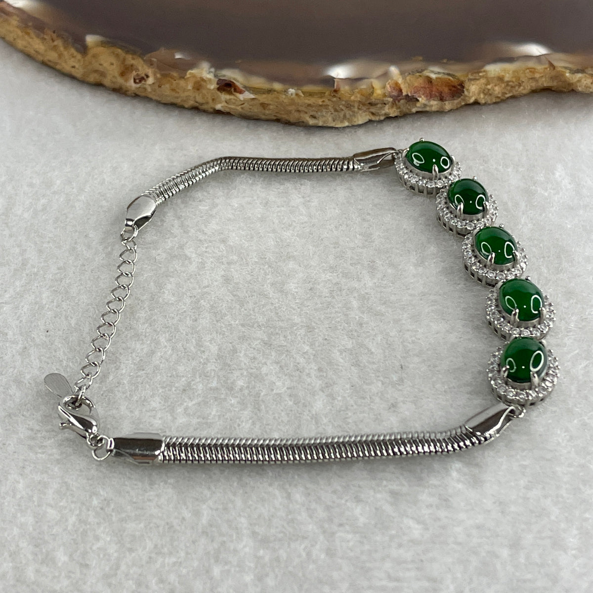 Natural Type A Omphacite Spicy Green Jadeite Cabochon Bracelet in S925 Silver | (7.76g | 16–18cm | 8.0 x 6.1 x 2.5mm x 5 Pcs | "Wǔ Fú Lín Mén" Five Blessings Anchor, Feng Shui Prosperity & Executive Charm Strand) - Huangs Jadeite and Jewelry Pte Ltd