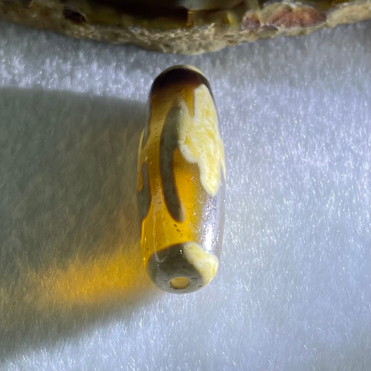 Natural Powerful Tibetan Old Oily Agate 5 Bats Dzi Bead Heavenly Master (Tian Zhu) 五个蝙蝠天诛 8.76g 37.7 by 12.3mm - Huangs Jadeite and Jewelry Pte Ltd